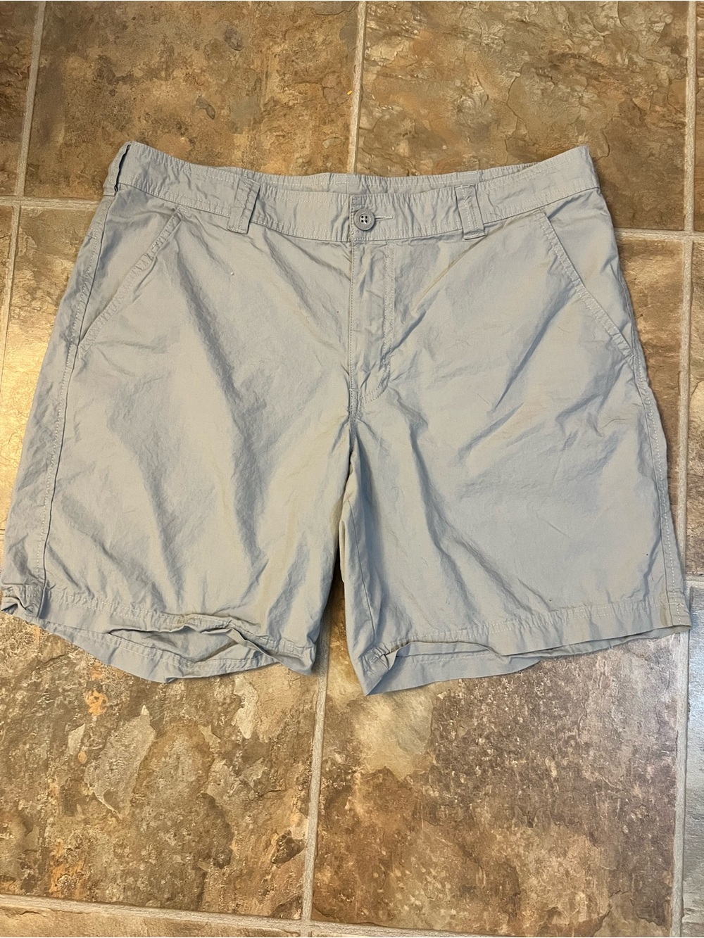Columbia Men's Light Gray Casual Shorts